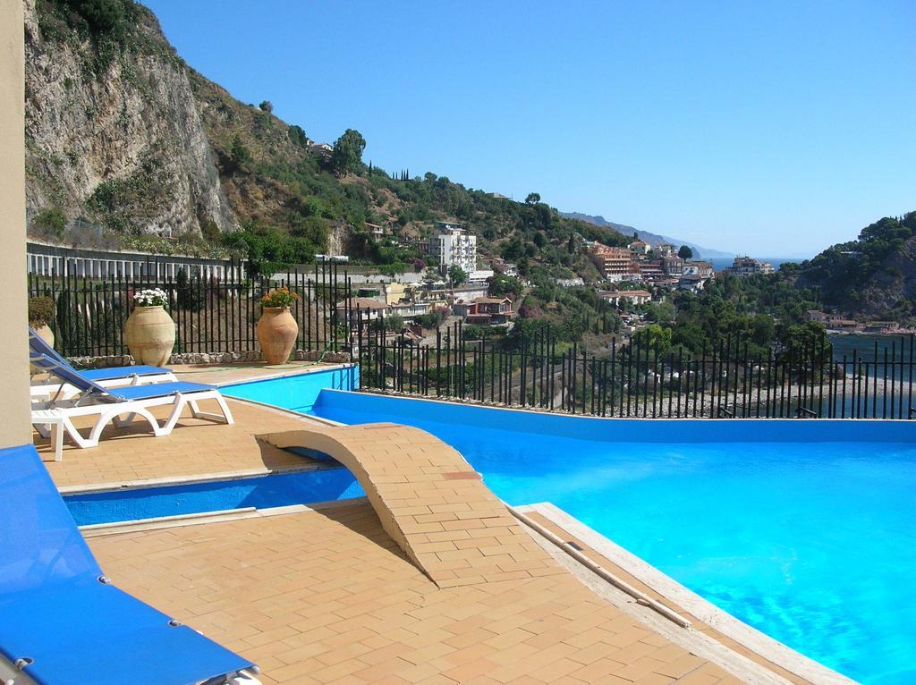 טאורמינה Villa Isola Bella חדר תמונה